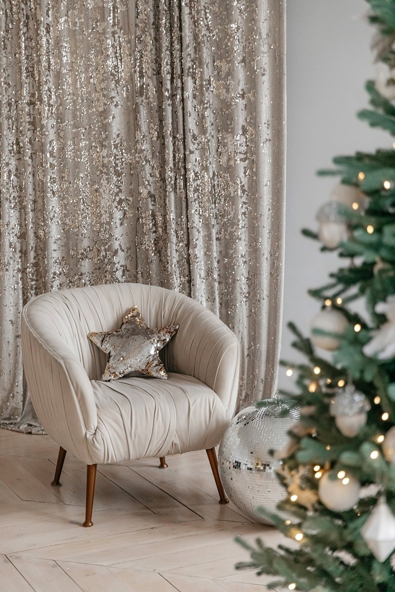 Новогодние фотостудии Екатеринбурга 2025. Фотограф в Екатеринбурге Артём Зайнетдинов