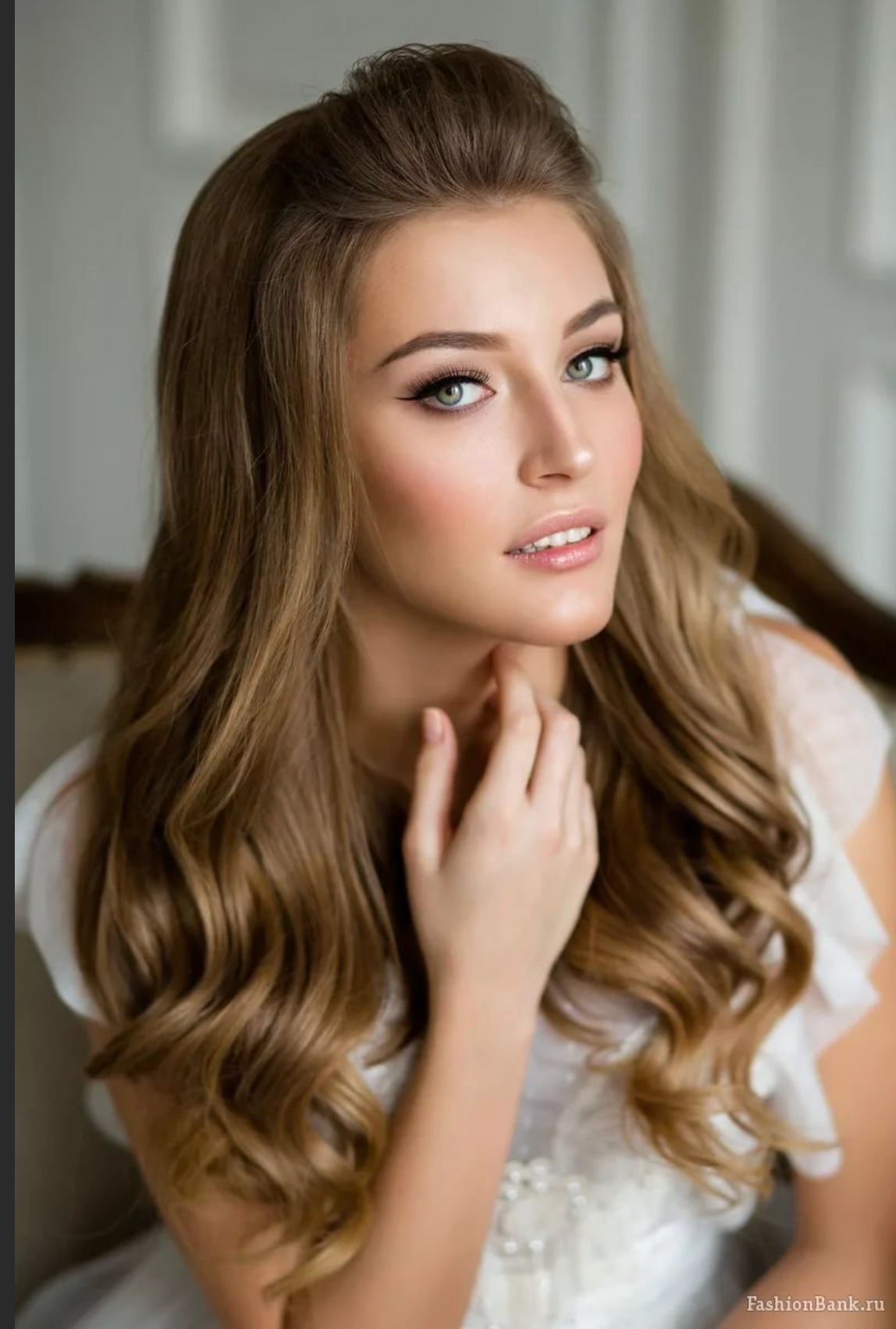 Прически: средние и длинные волосы