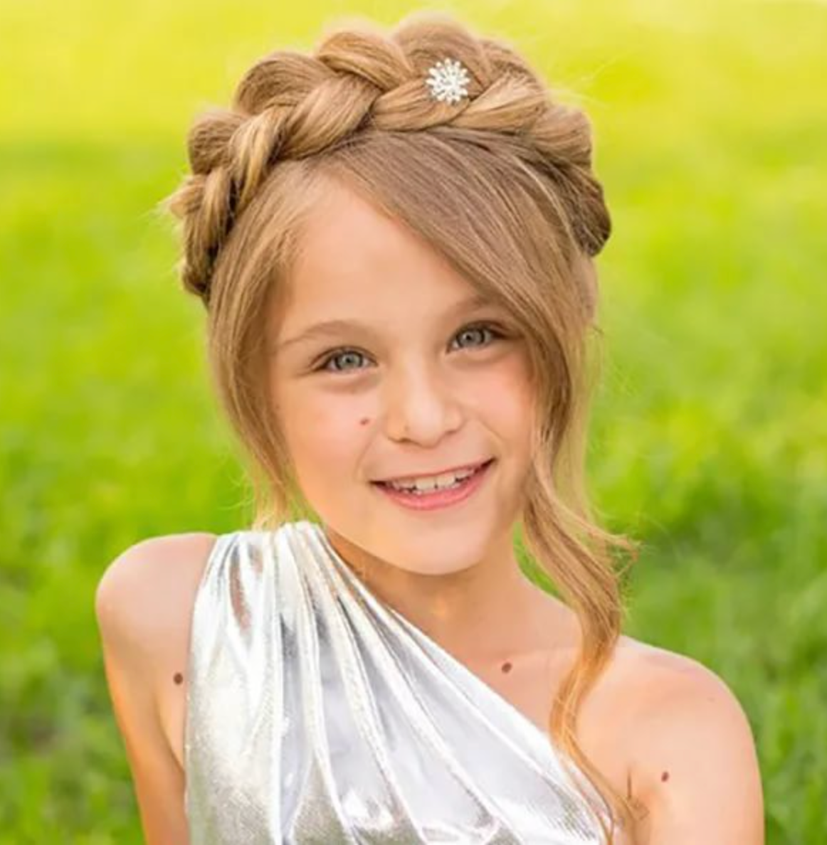 Прически: средние и длинные волосы