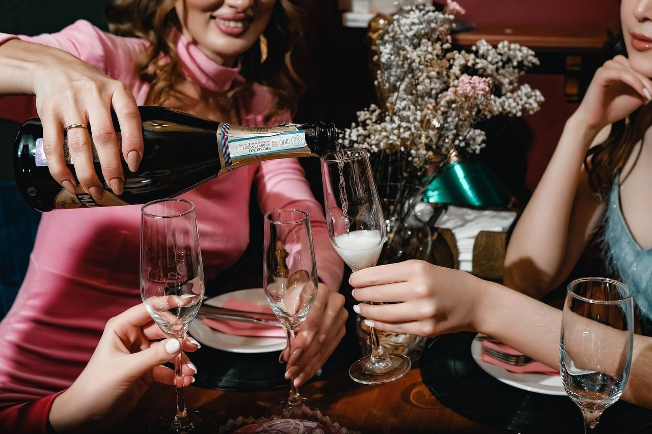 Бар РУКИ ВВЕРХ. Фотограф и видеограф в Тюмени Анна Жагорина, ваши фото еще не отдавали так быстро!