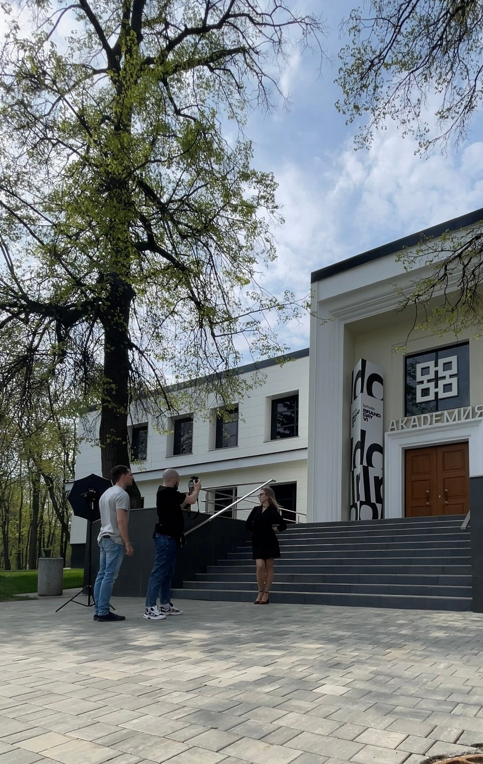 Индивидуальный Урок по фото с искуственным светом. Компания и фотошкола по созданию контента в Москве