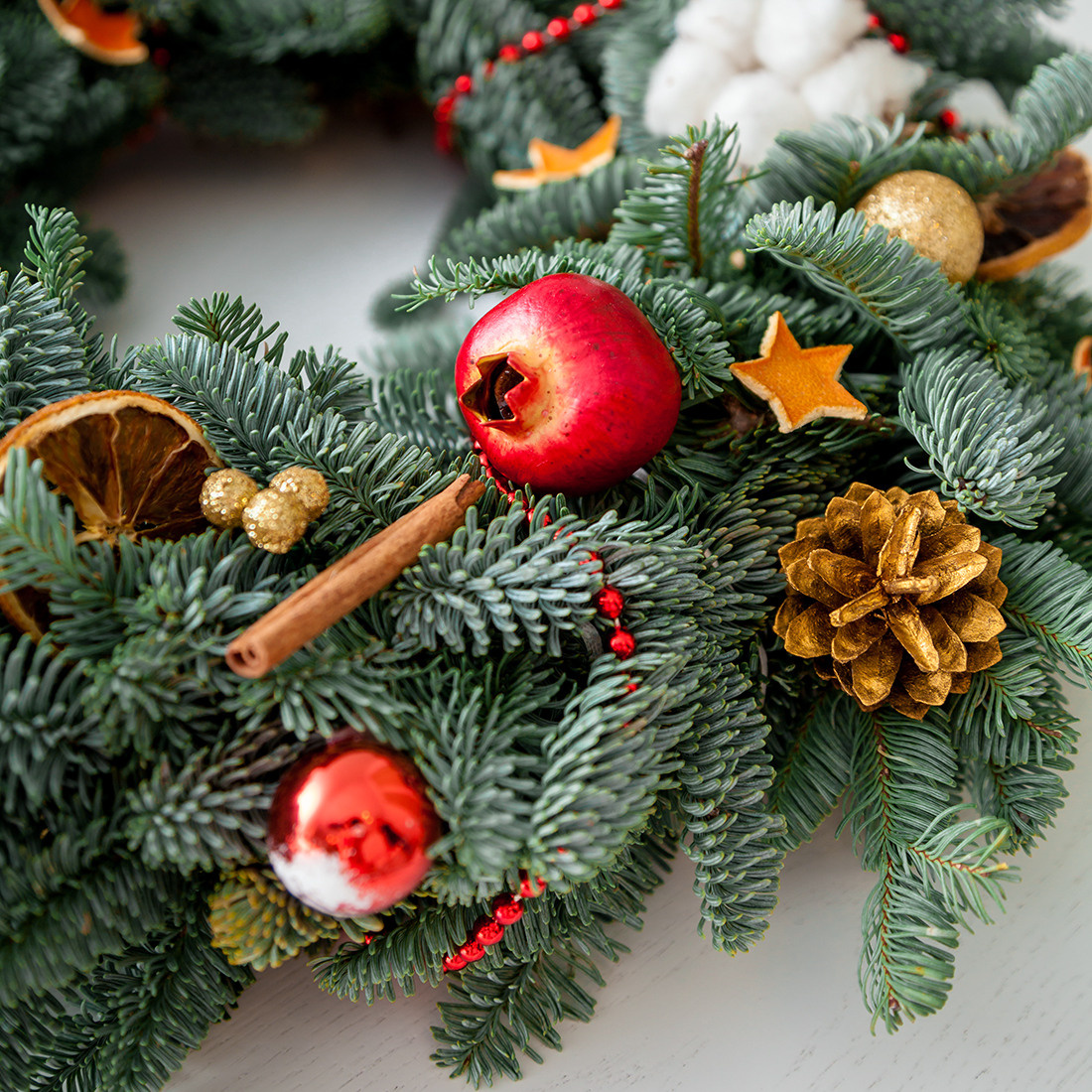 Новогодний венок. Флорист Маргарита Гладкова