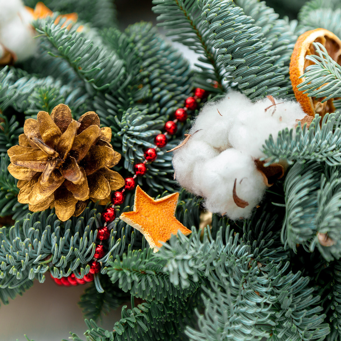 Новогодний венок. Флорист Маргарита Гладкова