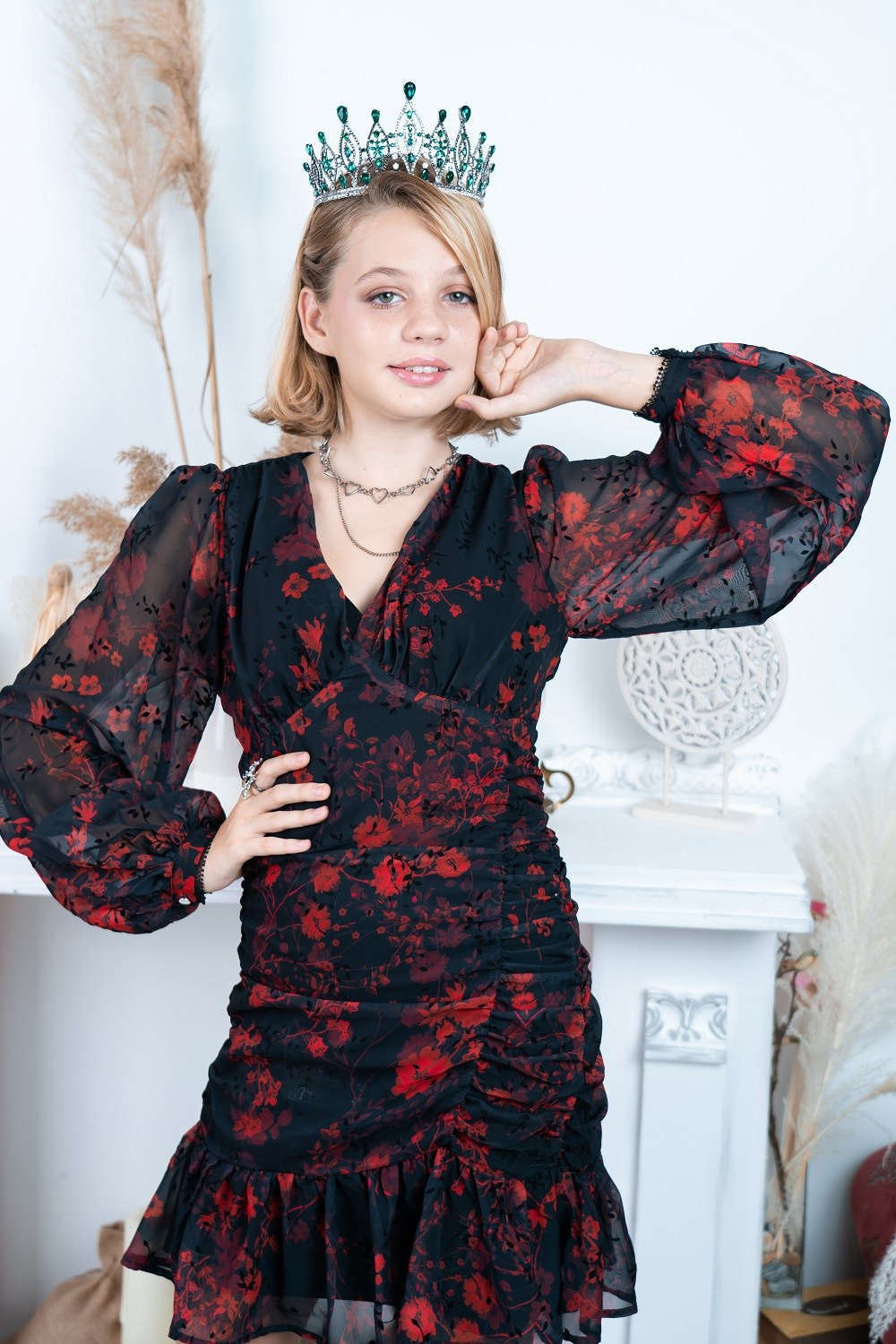 Модель юная Мария Н для предметной съемки в Сочи| Sale Easy