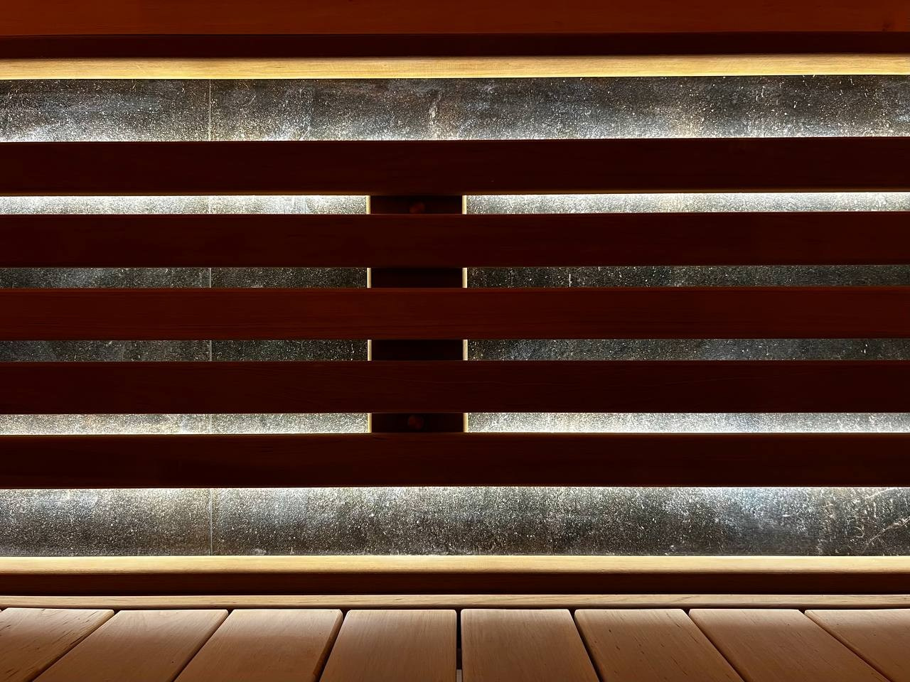 В Репино парке есть парная, в которой хочется задержаться дольше, чем позволяет время. Идеальная гармония света, текстур и форм. SaunaTopMasters