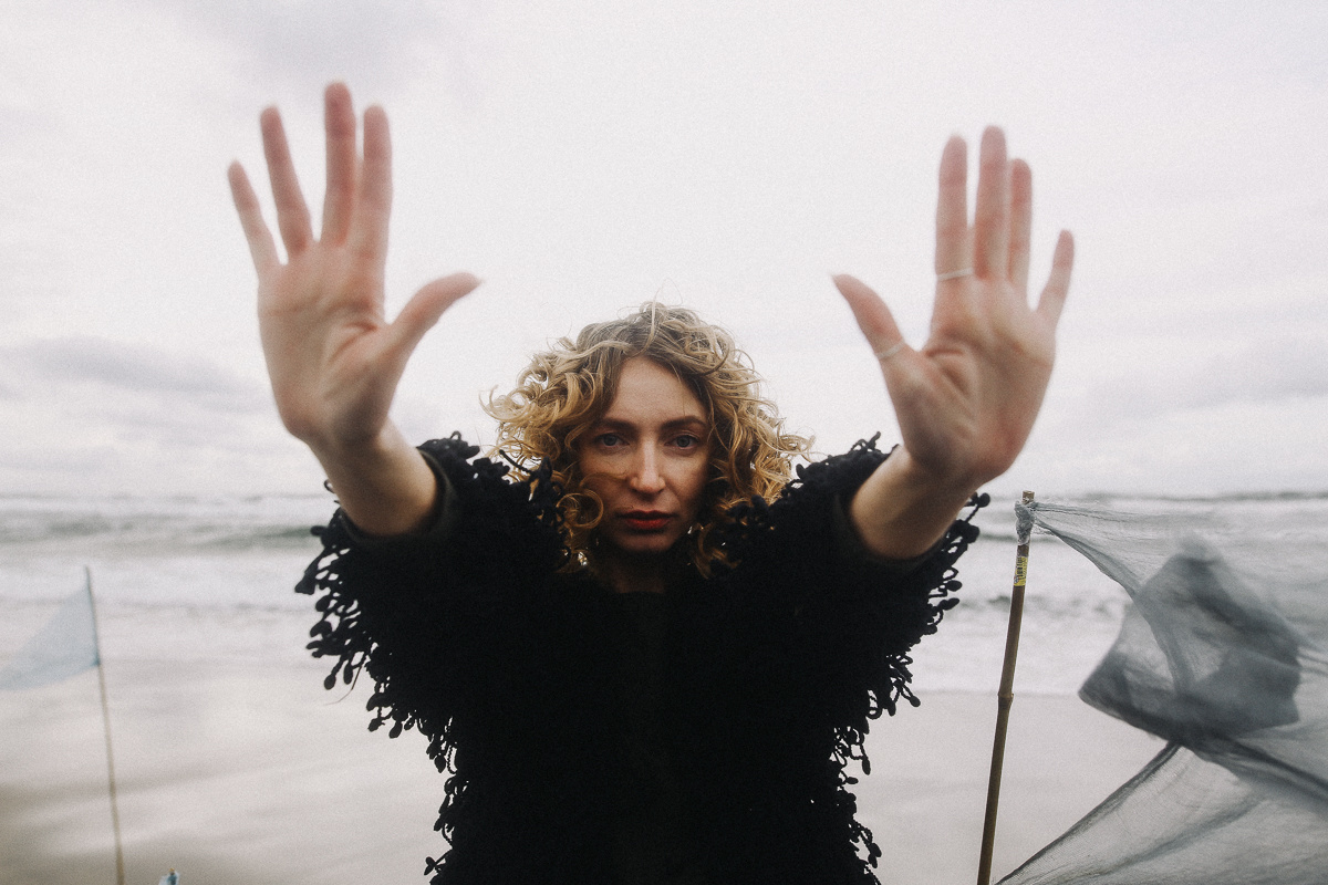 Чайка и друг ее Ветер. Соня Черных (sophieblack)