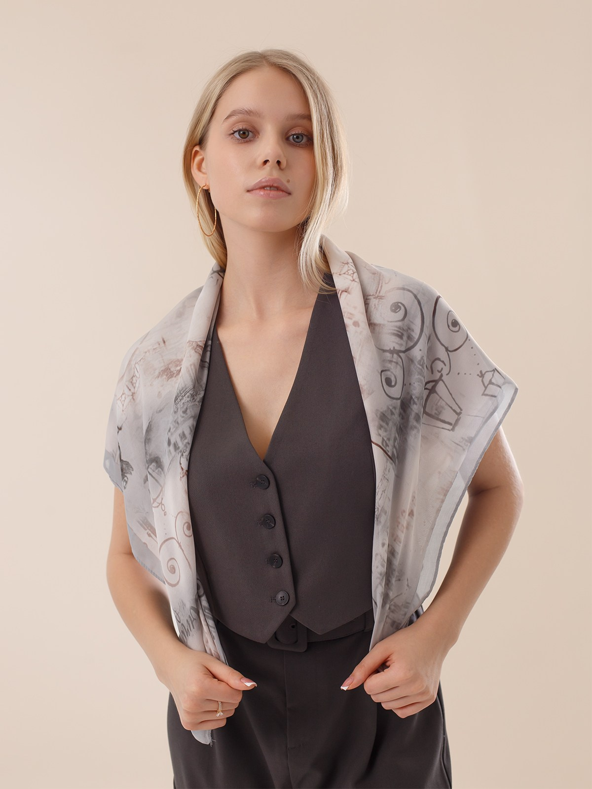 Алеся, 40-42 р-р, 170 см. KED Production — продакшн из СПб. Создаём фото, видео и контент, который помогает брендам и селлерам продавать больше