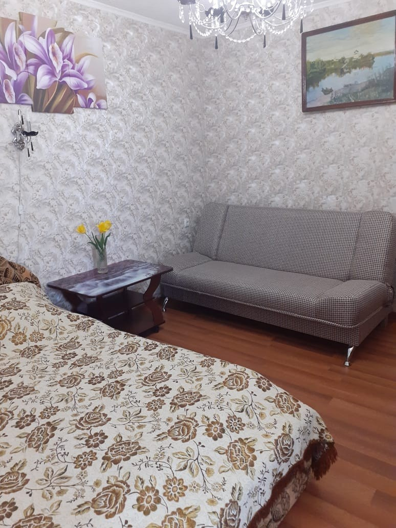 Ул. Революции 9. Отдых в Евпатории без забот — аренда жилья, трансфер, размещение под ключ