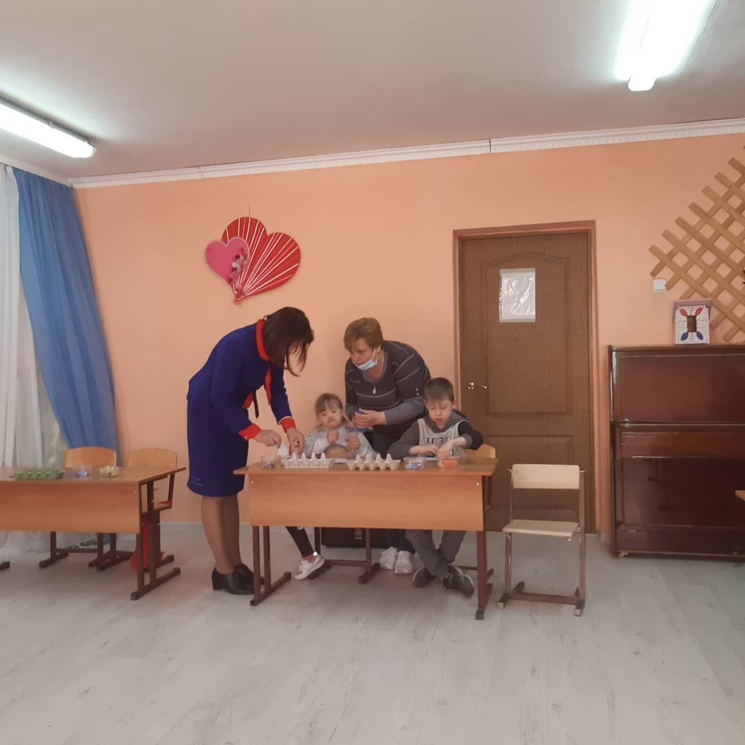 Пасхальный мастер-класс в клубе «Родник»: создаём праздник своими руками!