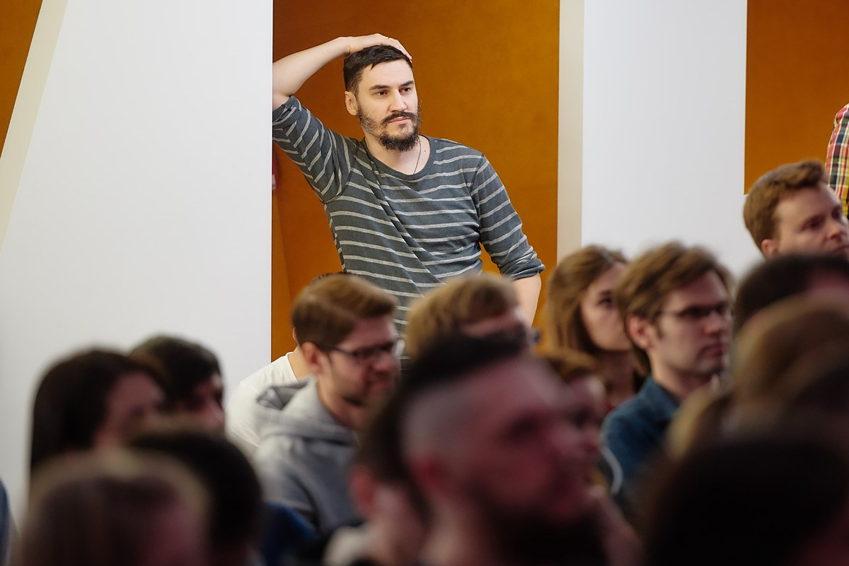 Нейромонах Феофан в Avito. Репортажный фотограф в Москве Вадим Францев