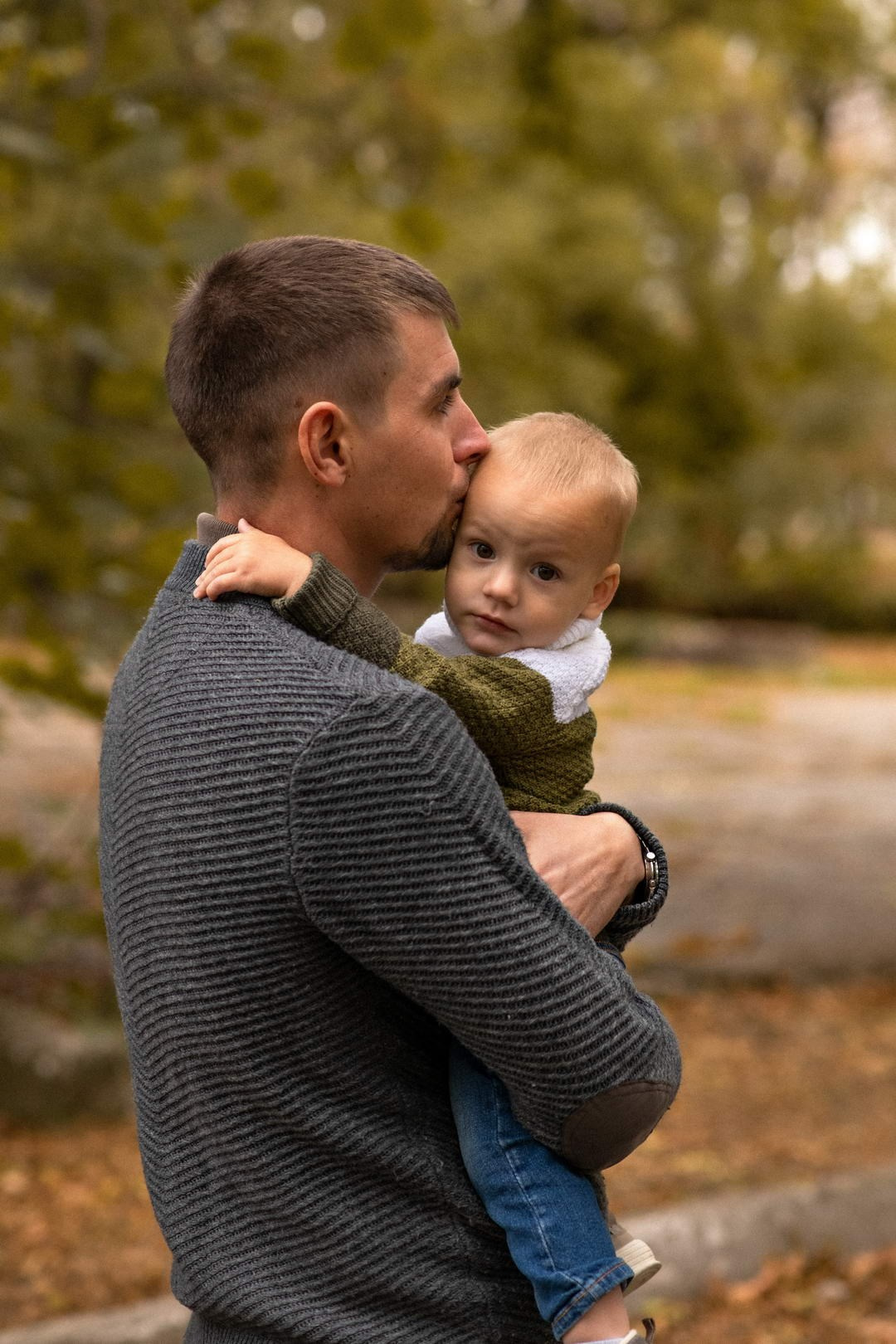 Семейная фотосессия в осеннем парке в Геленджике — фотограф Жанна Шестопалова