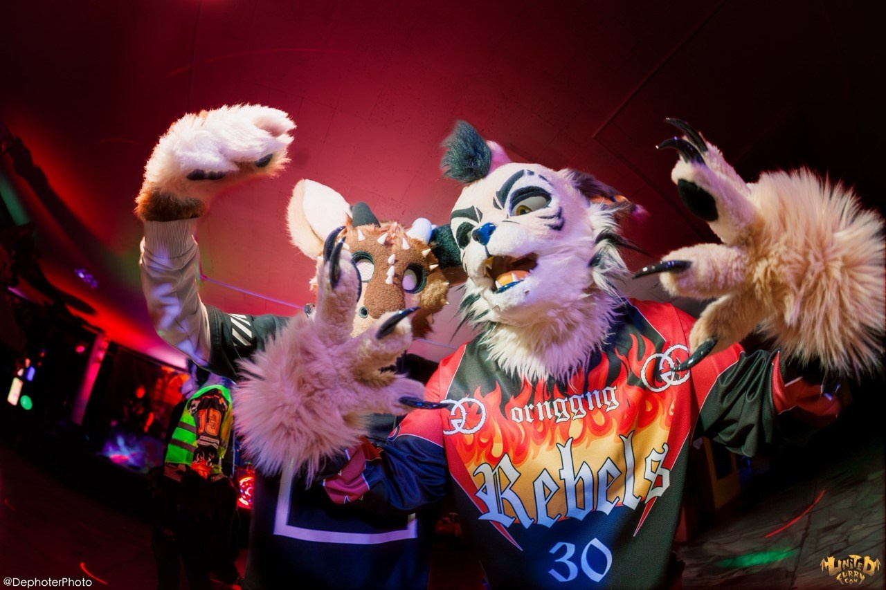 United Furry Convention 2026. Различные мероприятия и просто фотографии людей
