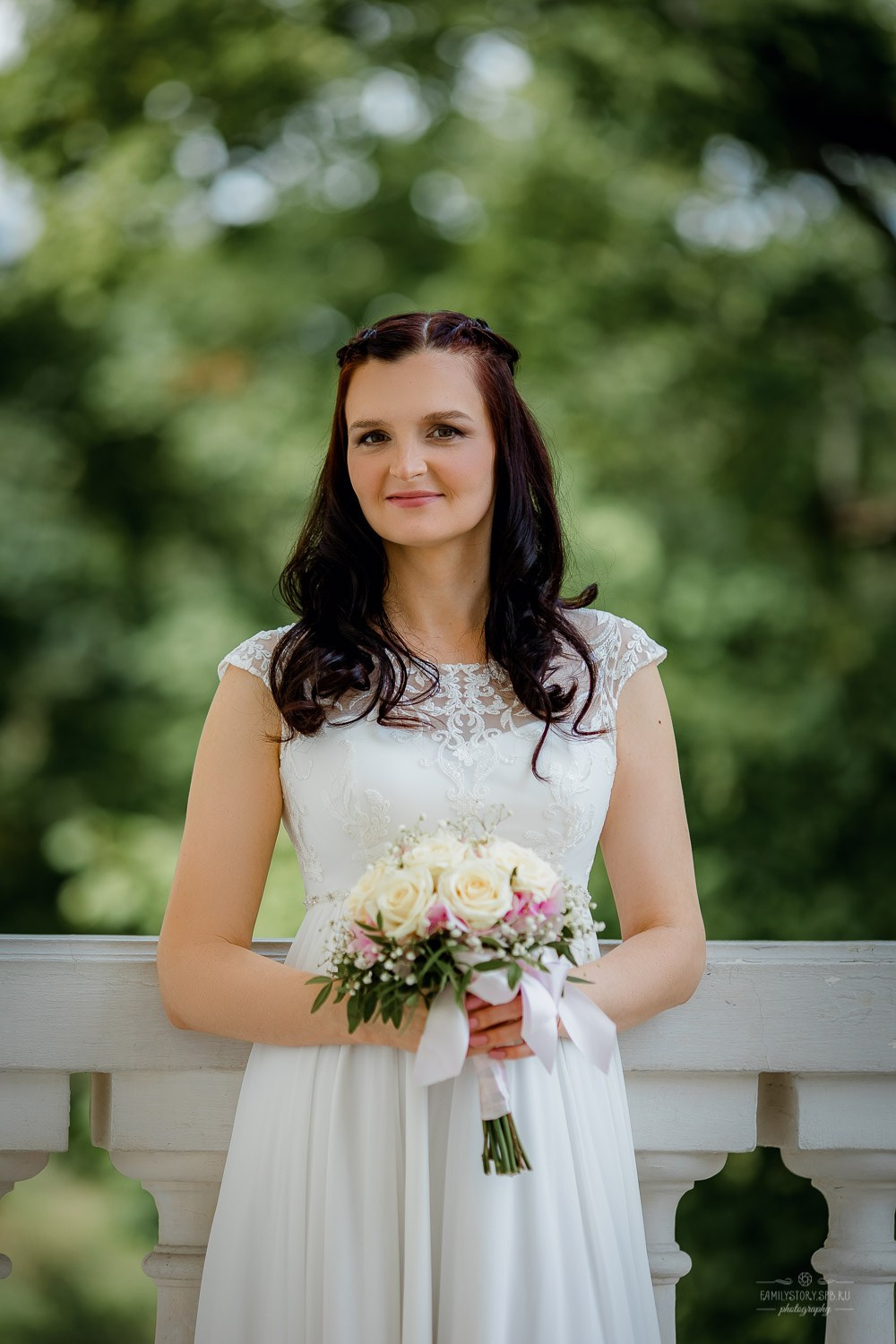 Свадебная фотосессия на улице. Свадебный фотограф в Санкт-Петербурге Антон Владимиров