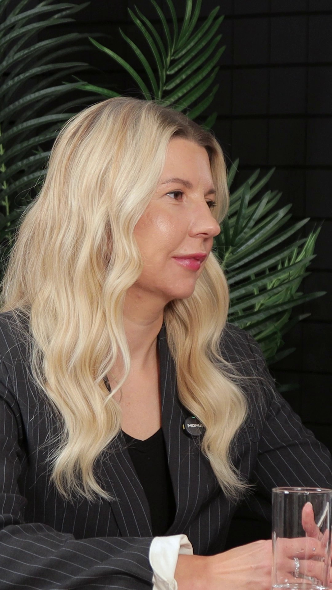 Видеосъемка REELS и подкастов. Видеосъемка и фотосъемка свадеб. Фотограф и оператор на свадьбу. Видеосъемка подкастов, собственная видео-фотостудии. Предметная фотосъемка