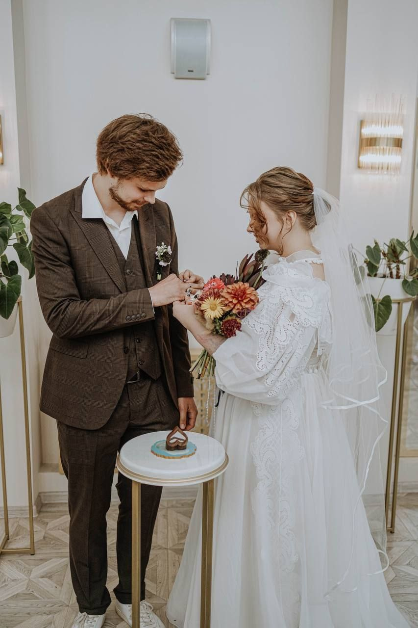  Букет невесты на заказ, букет для невесты Москва, свадебный флорист, флорист на свадьбу, сборка букета на свадьбу, ручная работа, букет для невесты ручной работы, букет невесты ручной работы . бутоньерка жениха в подарок, авторский букет для невесты, современный букет невесты. авторский букет невесты, современный букет невесты, невеста 2025,  букет невесты, свадебный букет, свадьба 2025, свадебный букет, свадебный букет невесты, флорист на свадьбу, флорист фрилансер, флорист москва, ручная работа, яркий букет невесты, современный букет невесты, весенний букет невесты, антуриум, амарант, французские тюльпаны, аллиум, гиацинт, флорист на свадьбу, хороший флорист, флорист фрилансер, букет по фото, флорист профессионал, ручная работа, авторская работа, чёрный букет невесты, готический букет невесты, ручная работа