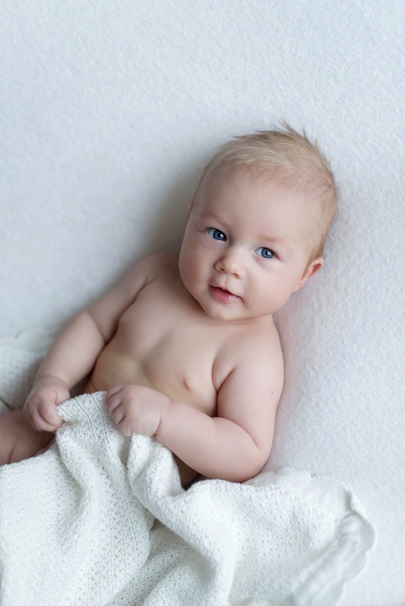 Миша 4 месяца. Фотограф новорожденных Елена Панова