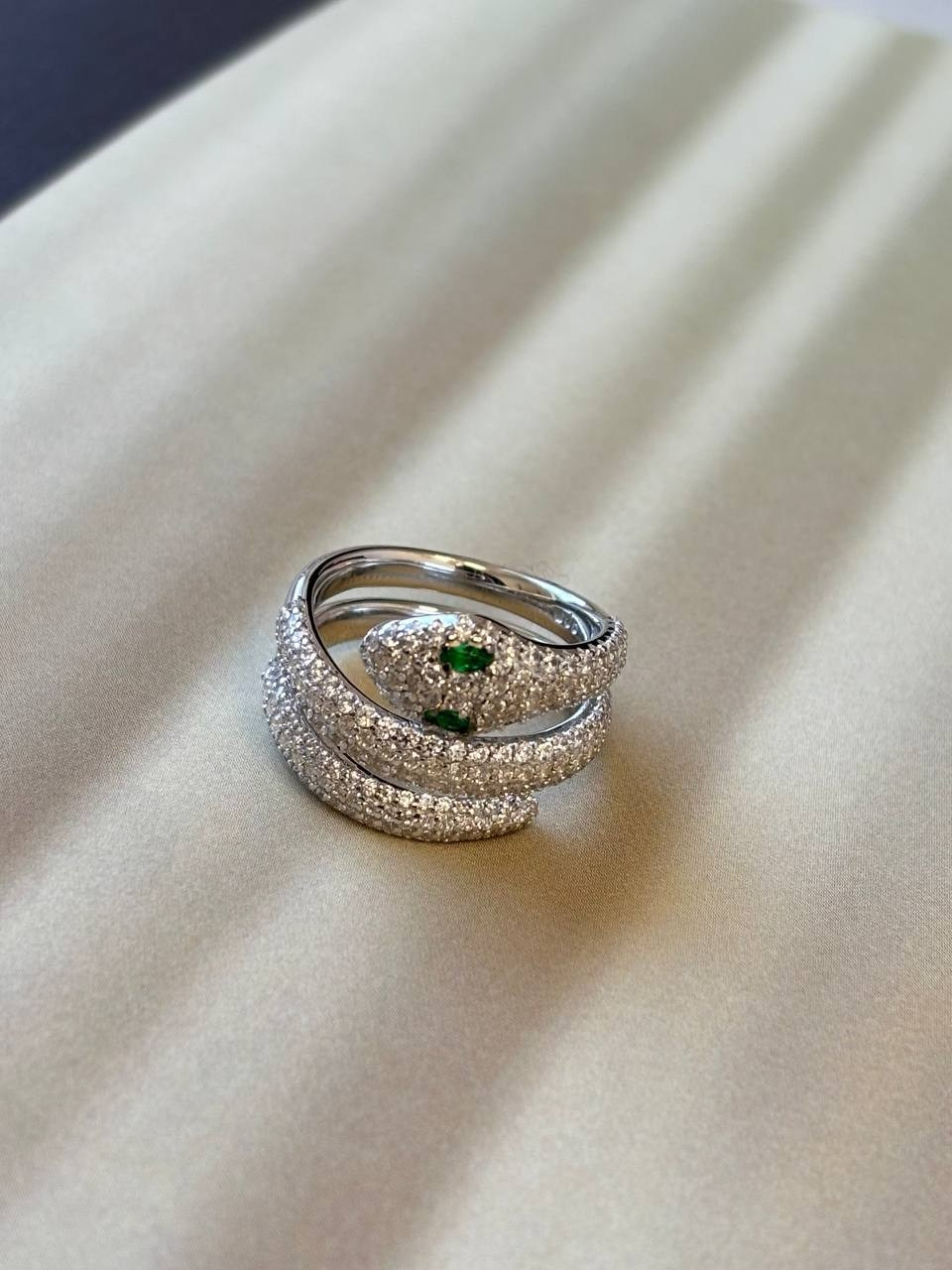 Ювелирные изделия и бижутерия