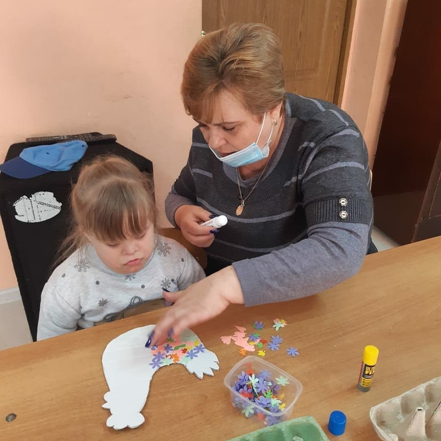 Пасхальный мастер-класс в клубе «Родник»: создаём праздник своими руками!