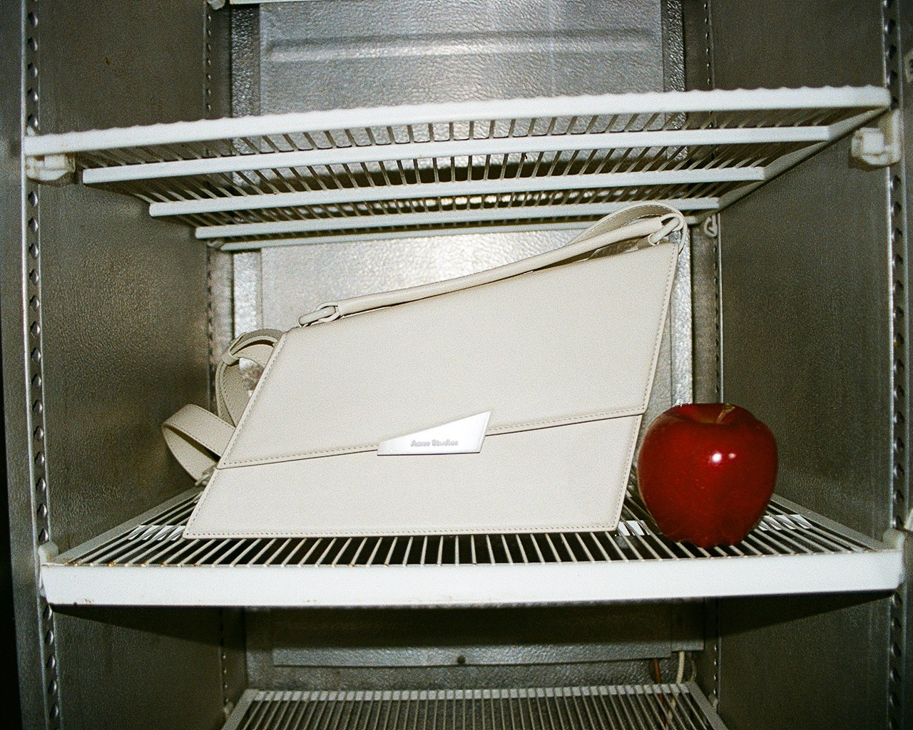 THE CULTT. Креативный продюсер / сет—дизайнер