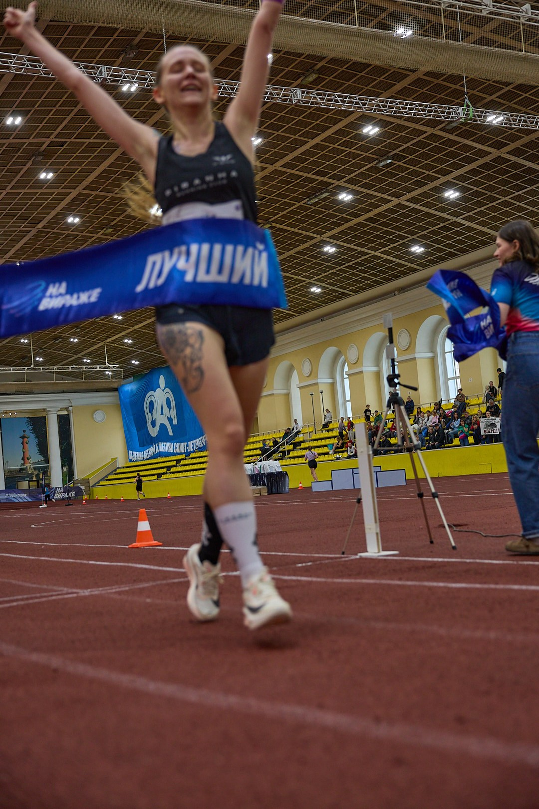 Женский день — 8 марта в манеже на виражах. Савина Анна Москва — Петербург