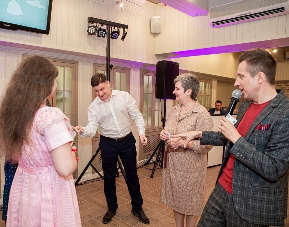 Ангелина и Дима. Ведущий на свадьбу в Москве Зубков Алексей