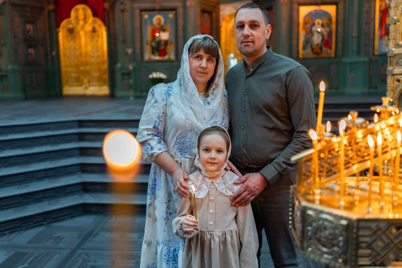 Съемка семьи в Соборе Воскресения Христова. Семейный фотограф и фотограф на Крещение, Венчание в Москве и Подмосковье Людмила Клюева