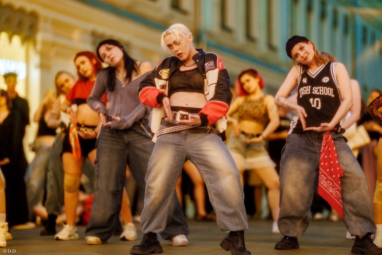 Cover dance in public'. Различные мероприятия и просто фотографии людей