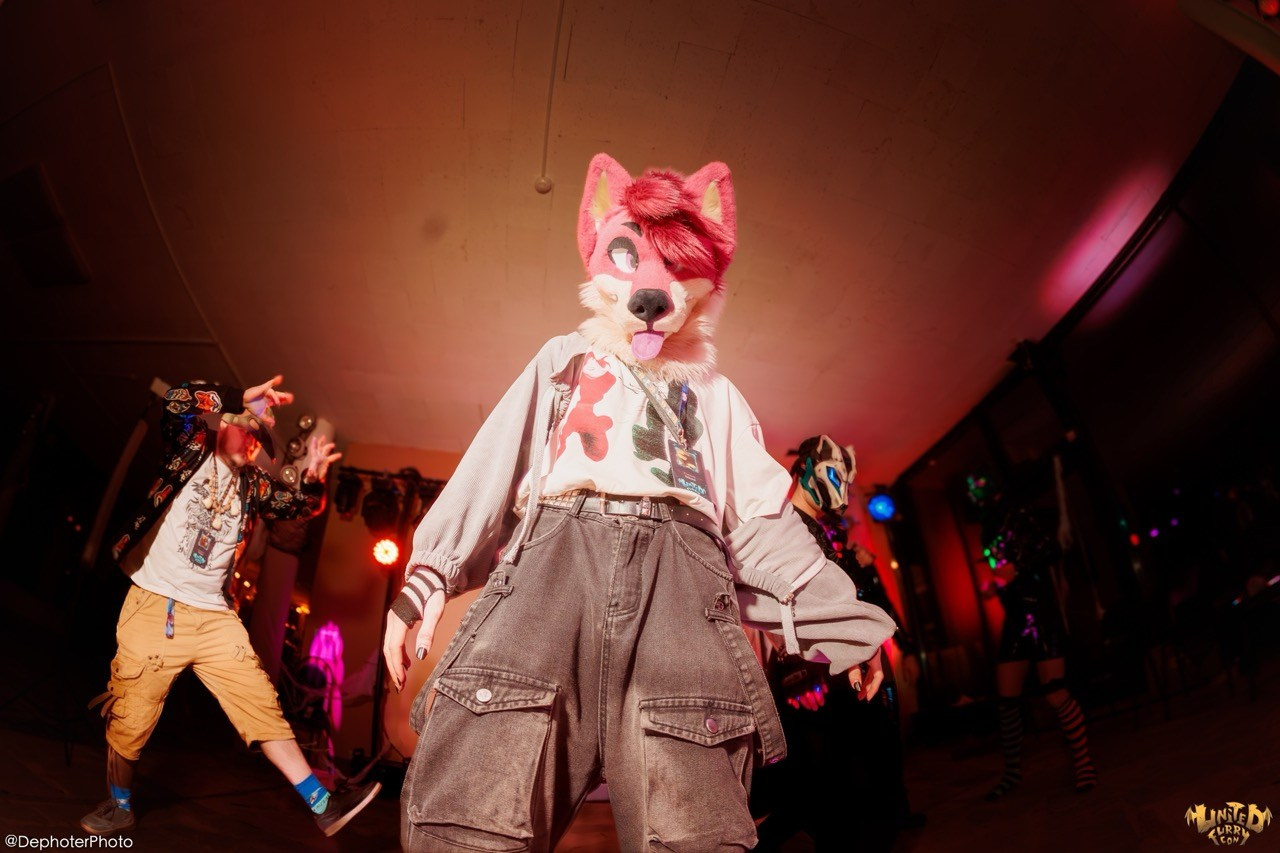United Furry Convention 2026. Различные мероприятия и просто фотографии людей