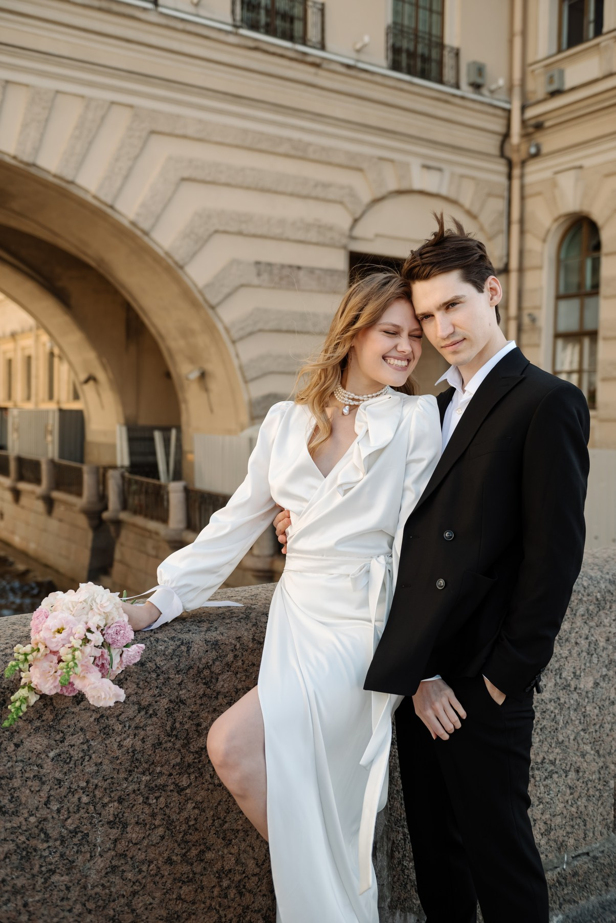 Прогулка у Эрмитажа. Свадебный и сеейный фотограф в Санкт-Петербурге Елена Худякова