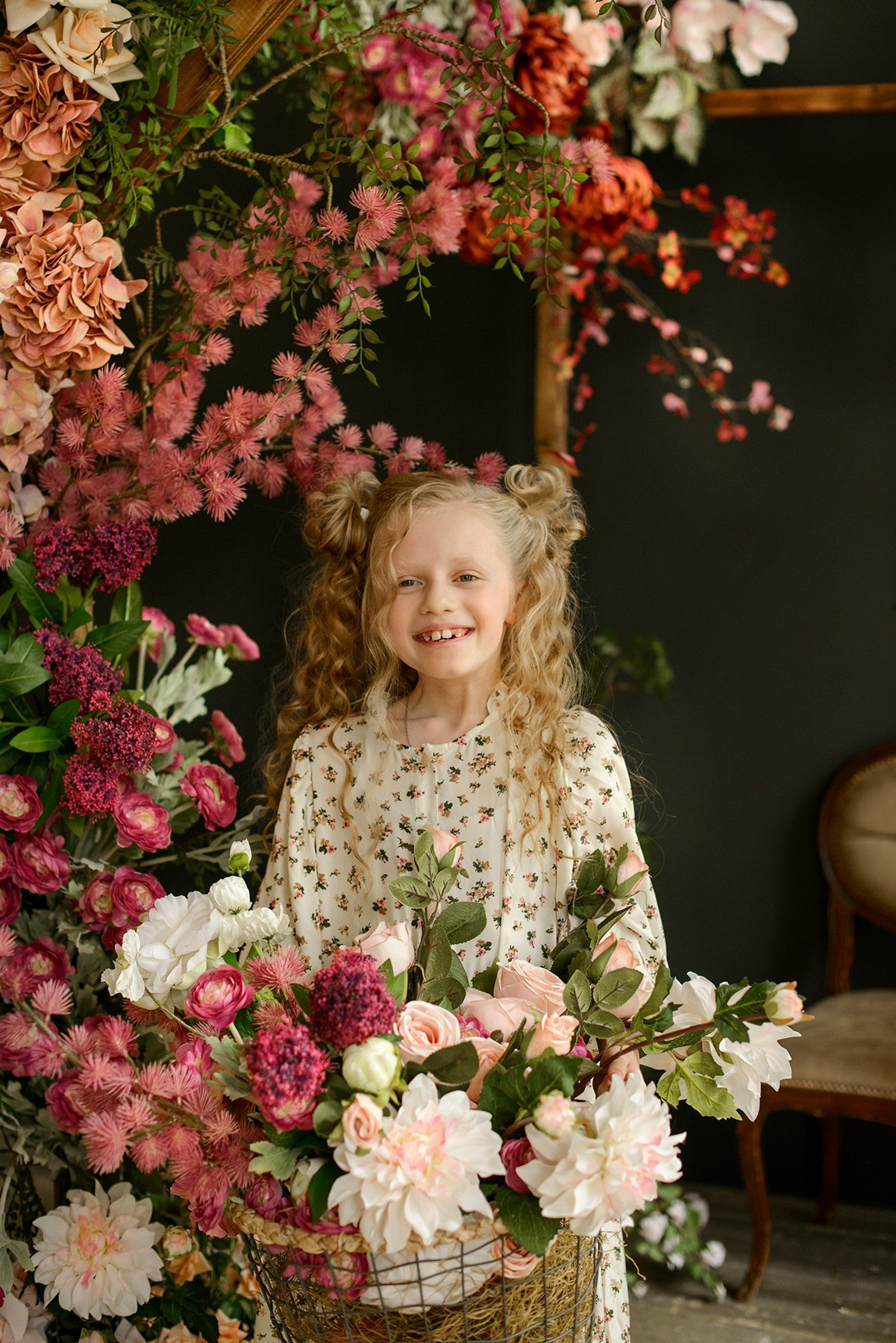 Photo shoot of a girl with goslings and a hat. Photographer Elena Carruthers, Scotland