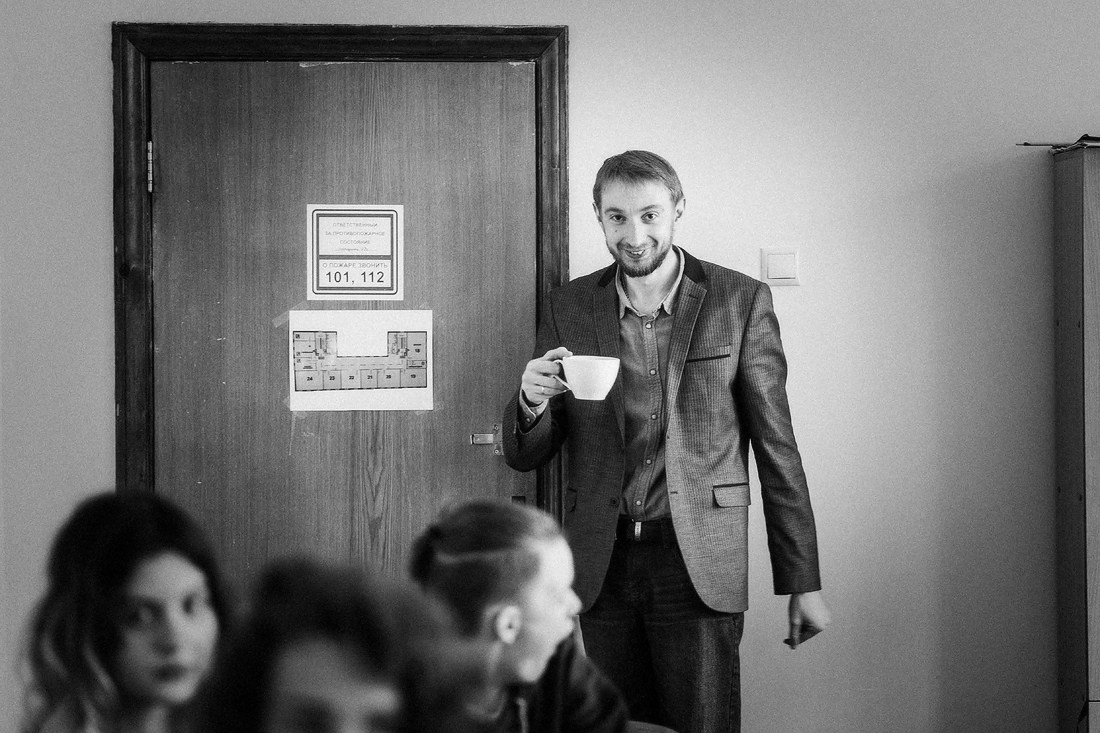 Фоторепортаж со школьного урока 4-го класса. Репортажный фотограф Борис Геер