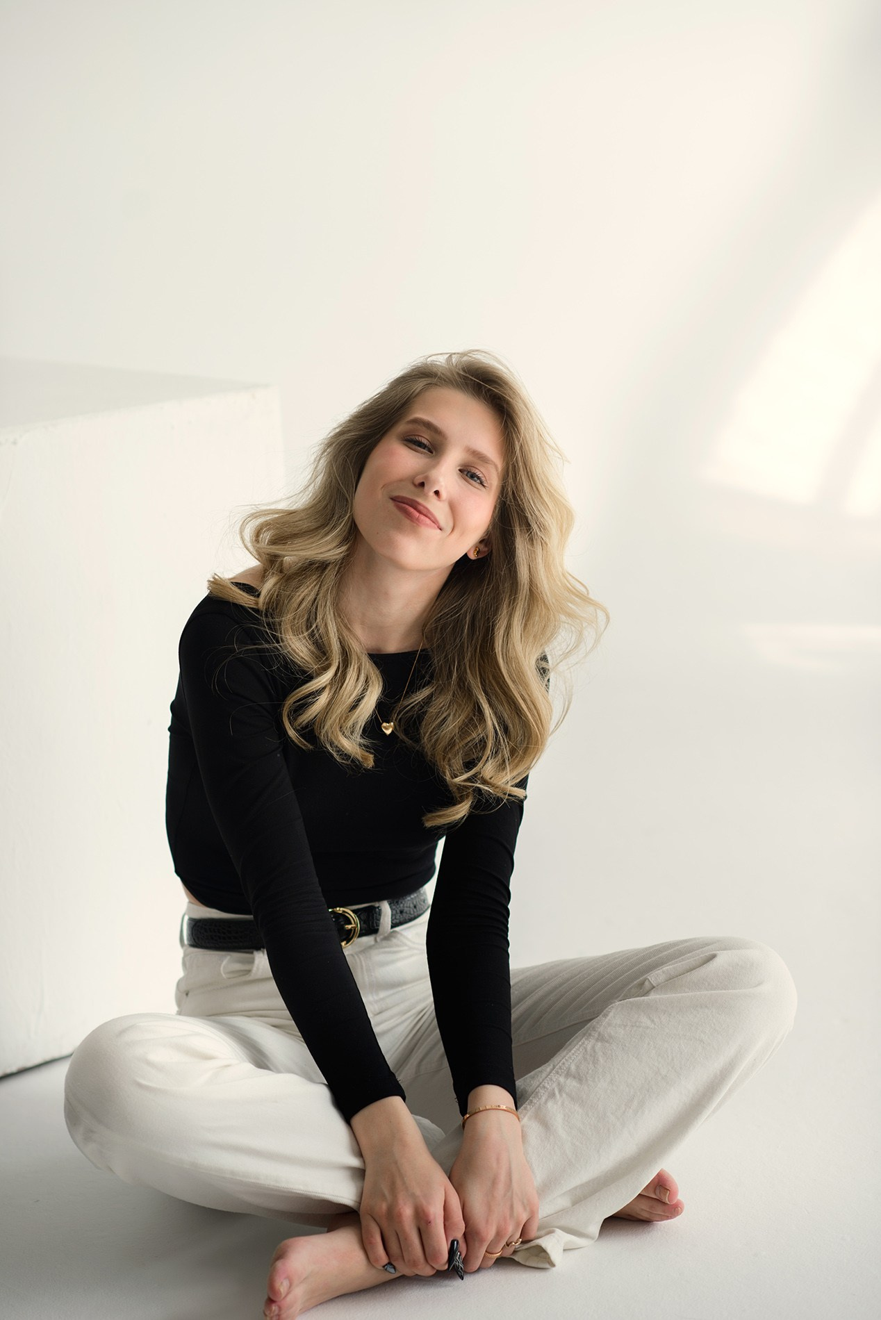 photo shoot in the studio foe woman, young girl