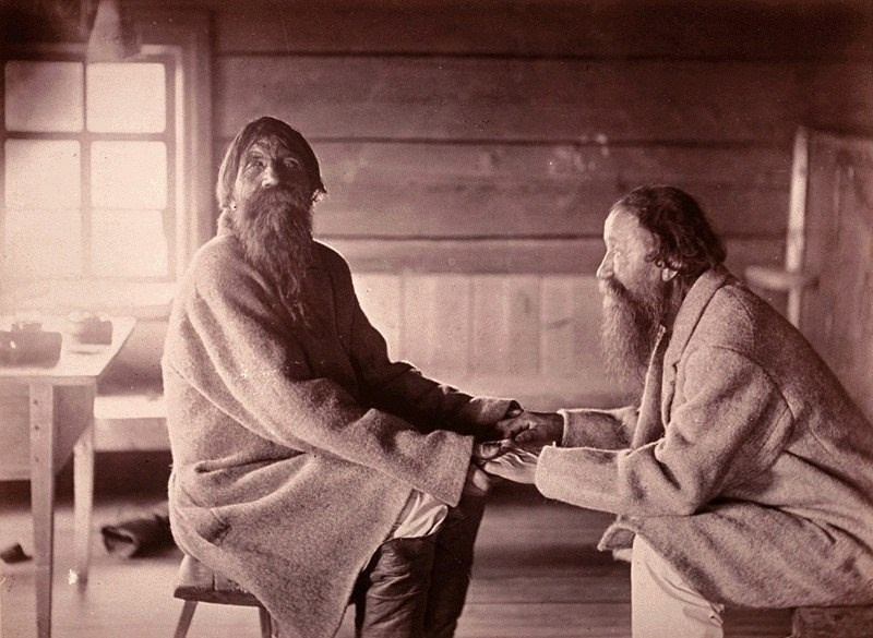 фотография Конрада Инхи с традиционной деревней в Карелии