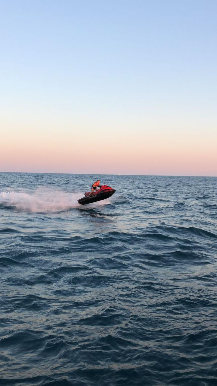 Вейкборд Гидроциклы Вейксерф Электросерф в Сочи Заказать. Аренда Яхт в Сочи от Эконом до Премиум Класса