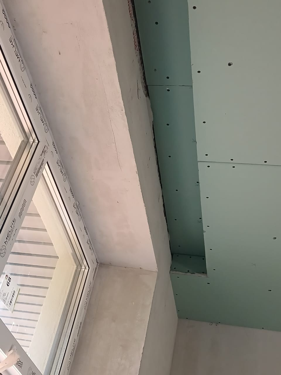 Ниша под карниз