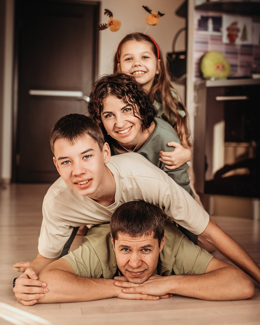 Новогоднее: Оля, Рома, Егор и Лиза. Фотограф г. Хабаровск