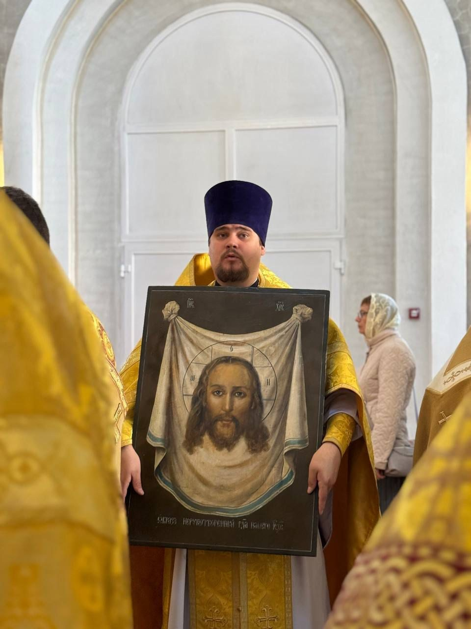 Богослужение в храме Нерукотворного образа Спасителя в Престольный праздник. Саратовское Северо-Западное благочиние