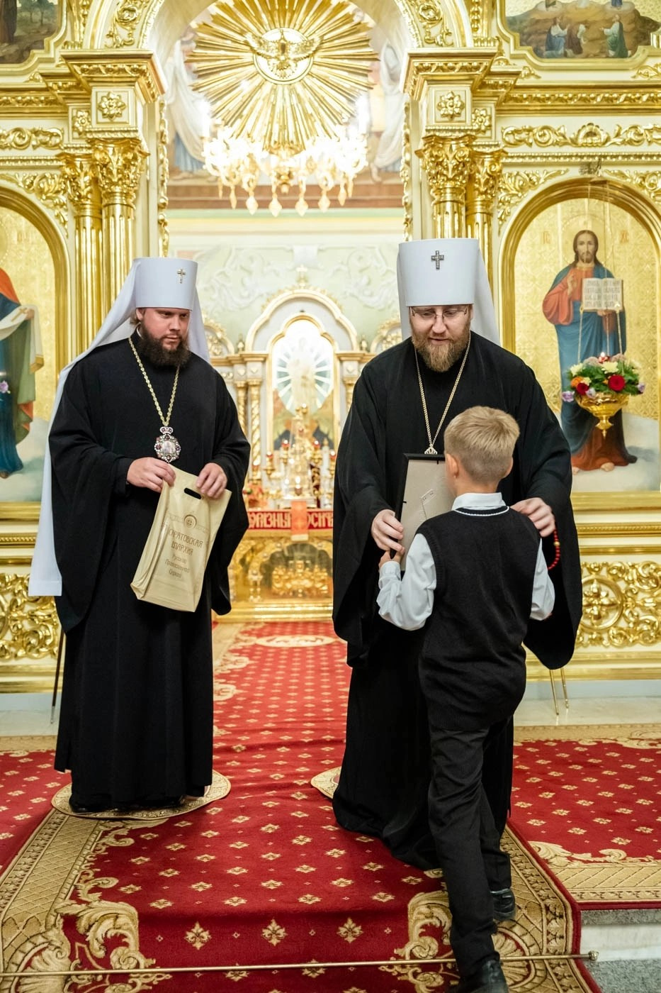 В КАНУН СОБОРА САРАТОВСКИХ СВЯТЫХ СОВЕРШЕНО СОБОРНОЕ АРХИЕРЕЙСКОЕ БОГОСЛУЖЕНИЕ. Саратовское Северо-Западное благочиние