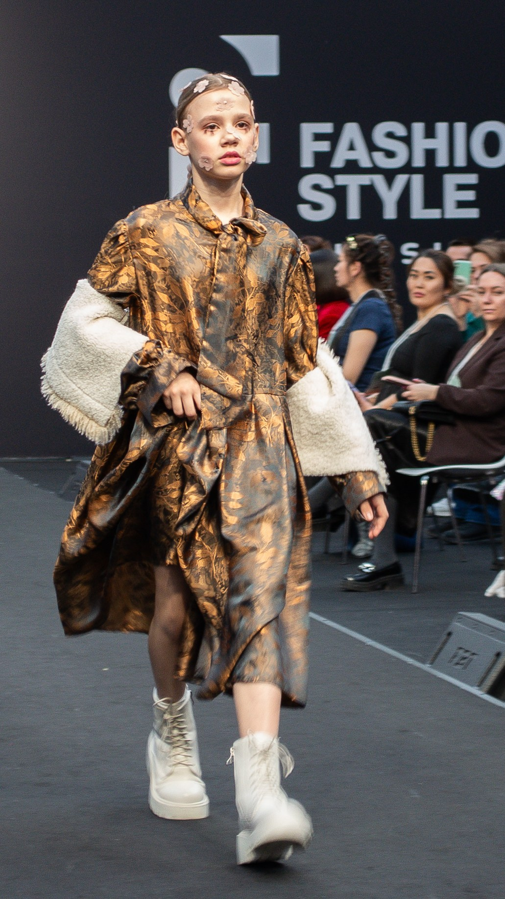 Fashion Style Russia -Детский показ. Victoria Radjevna Репортажный Фотограф — Видеограф Москва • Санкт-Петербург