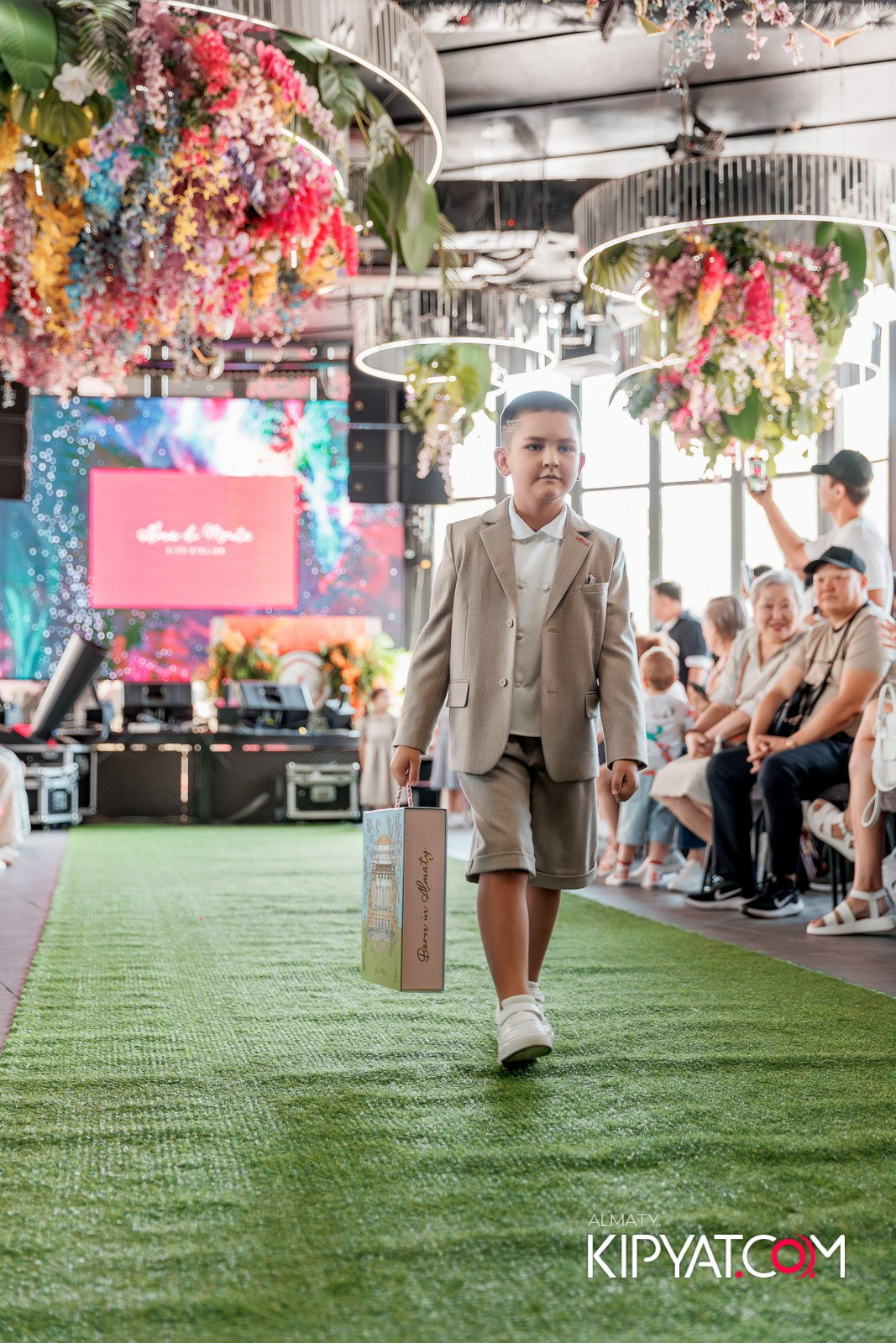 PROM KIDS FASHION SHOW. КИПЯТКОМ АЛМАТЫ!