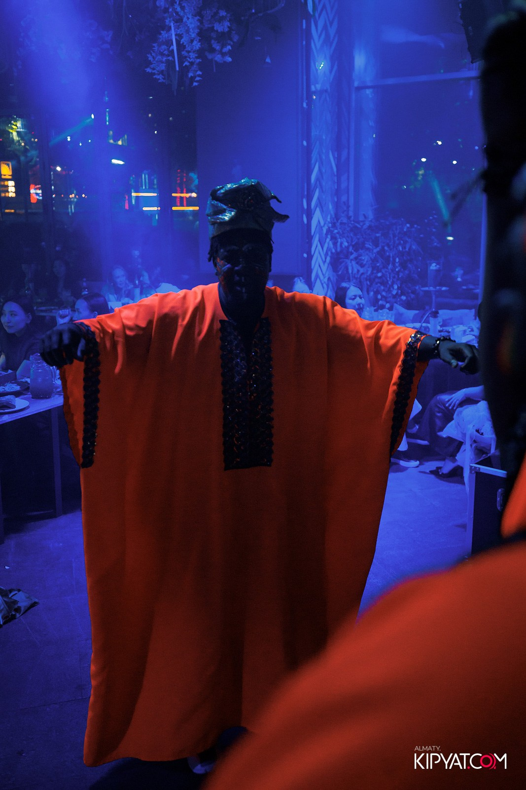 FRIENDS BAR & TERRACE. КИПЯТКОМ АЛМАТЫ!