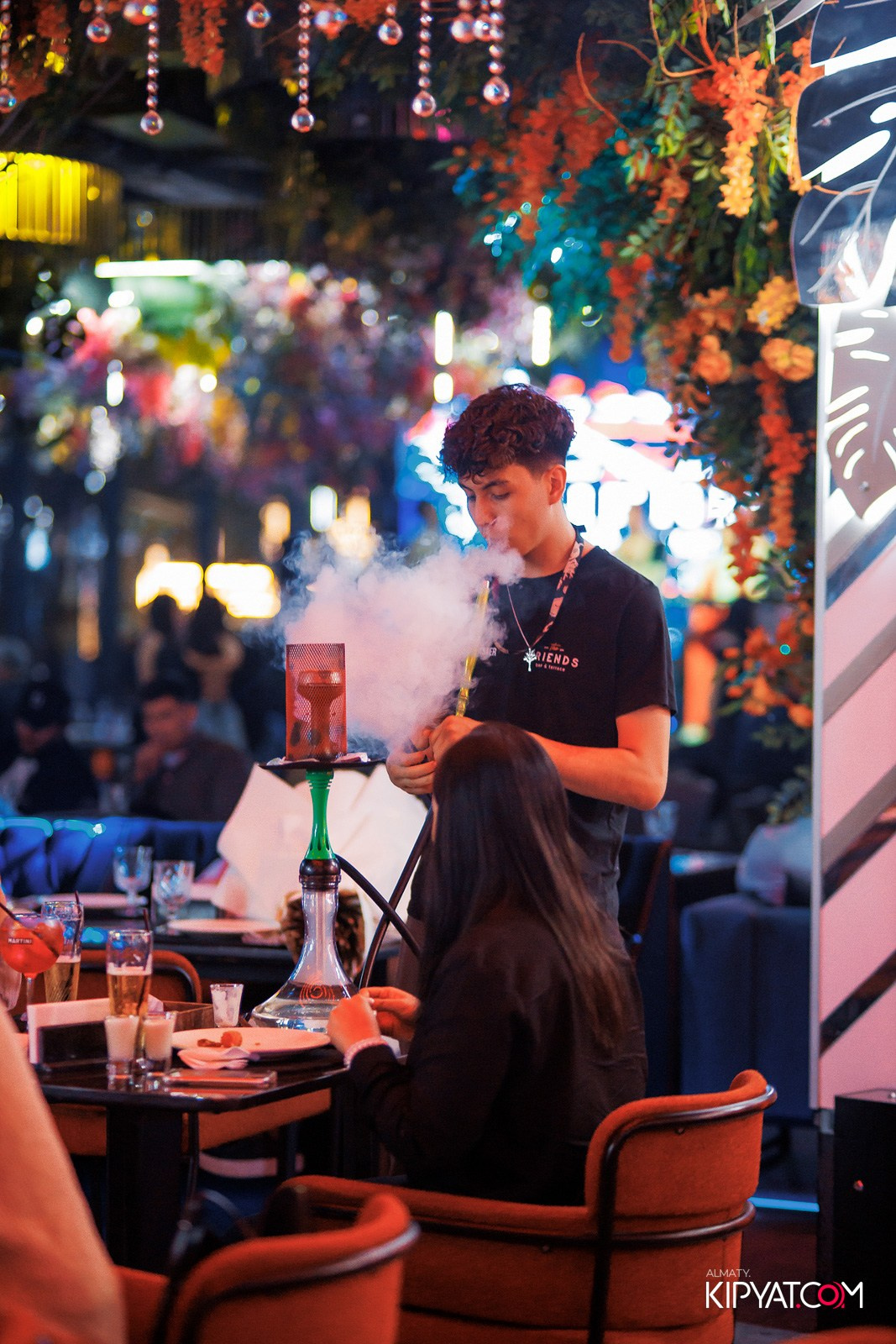 FRIENDS BAR & TERRACE. КИПЯТКОМ АЛМАТЫ!