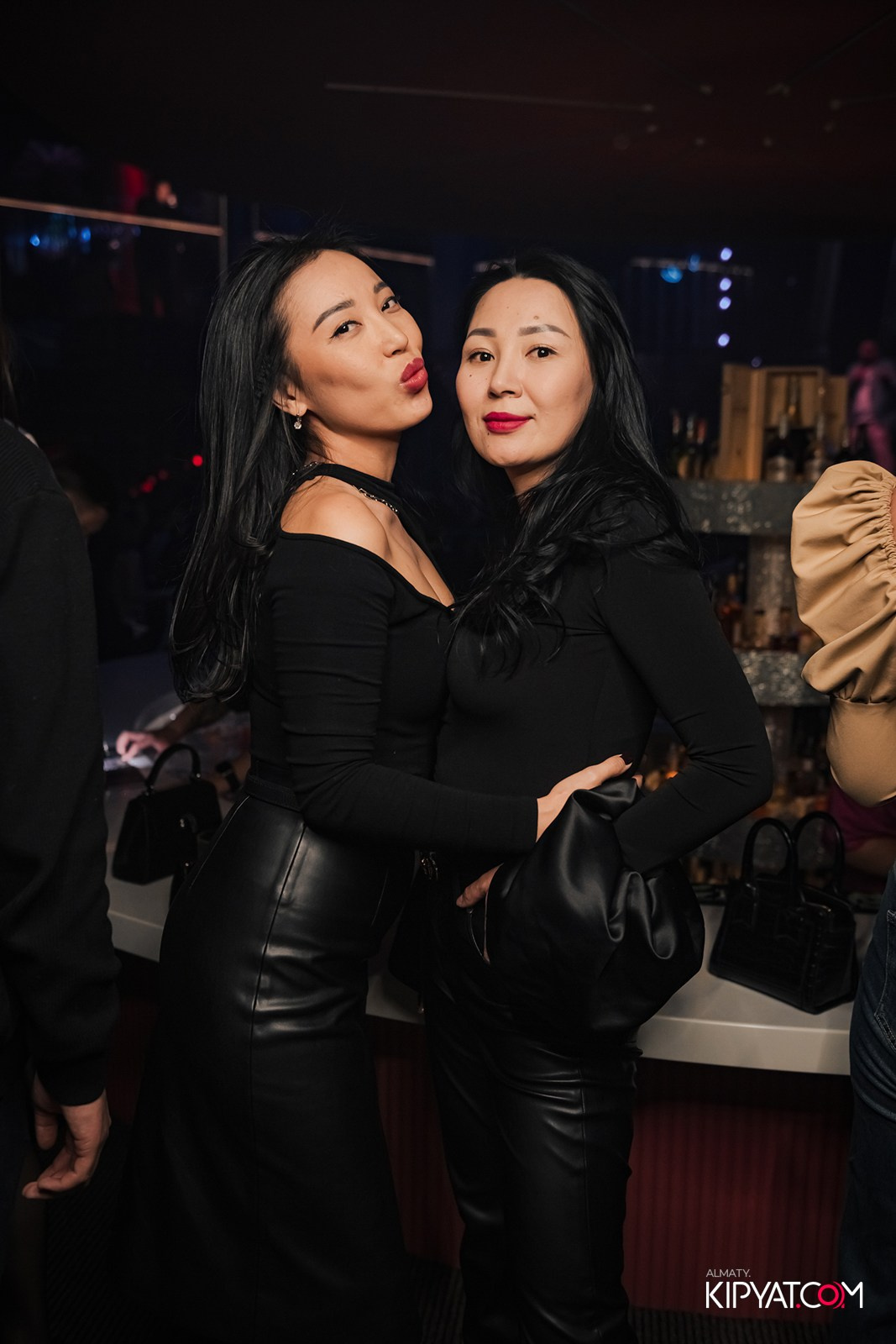 CLUB SHOW BY ИРИНА КАЙРАТОВНА В SANTA BARBARA CLUB. КИПЯТКОМ АЛМАТЫ!