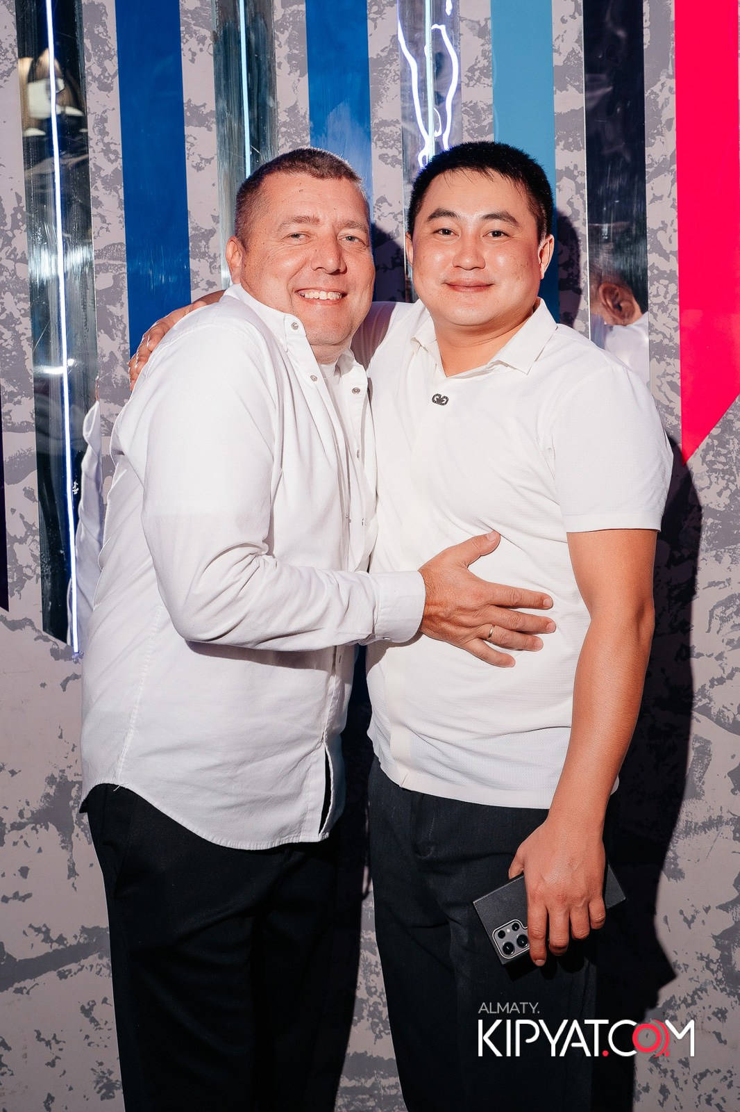 УХО И МЕДВЕДЬ НА ГАГАРИНА. КИПЯТКОМ АЛМАТЫ!