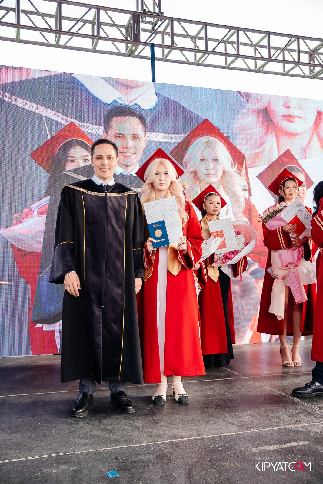 ВРУЧЕНИЕ ДИПЛОМОВ — НАРХОЗ КОЛЛЕДЖ. Part 3. КИПЯТКОМ АЛМАТЫ!