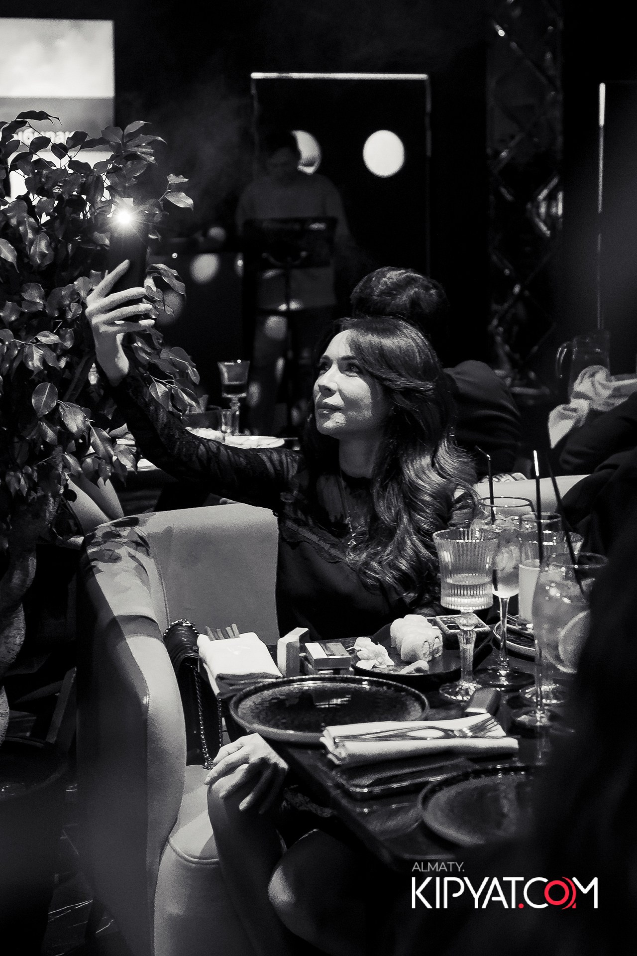 MOOD KARAOKE & TERRACE. КИПЯТКОМ АЛМАТЫ!