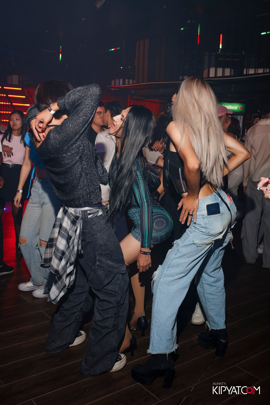 НОЧНОЙ КЛУБ ICON. КИПЯТКОМ АЛМАТЫ!