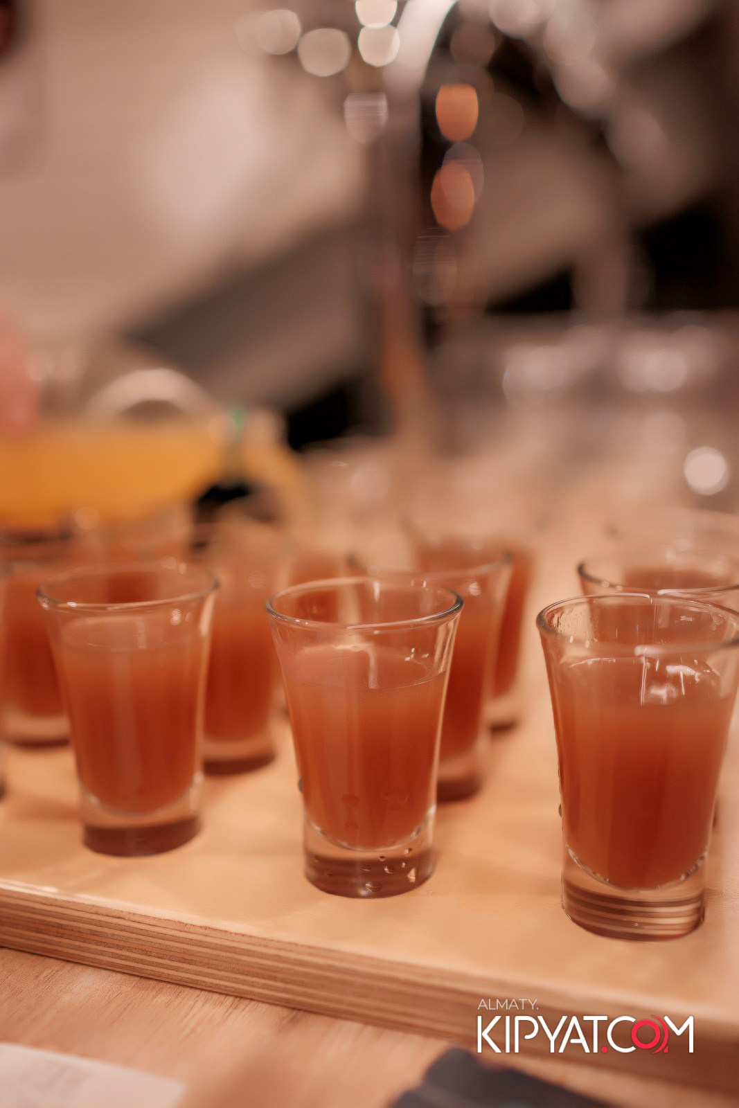 ШАШЛЫКОФФ. КИПЯТКОМ АЛМАТЫ!