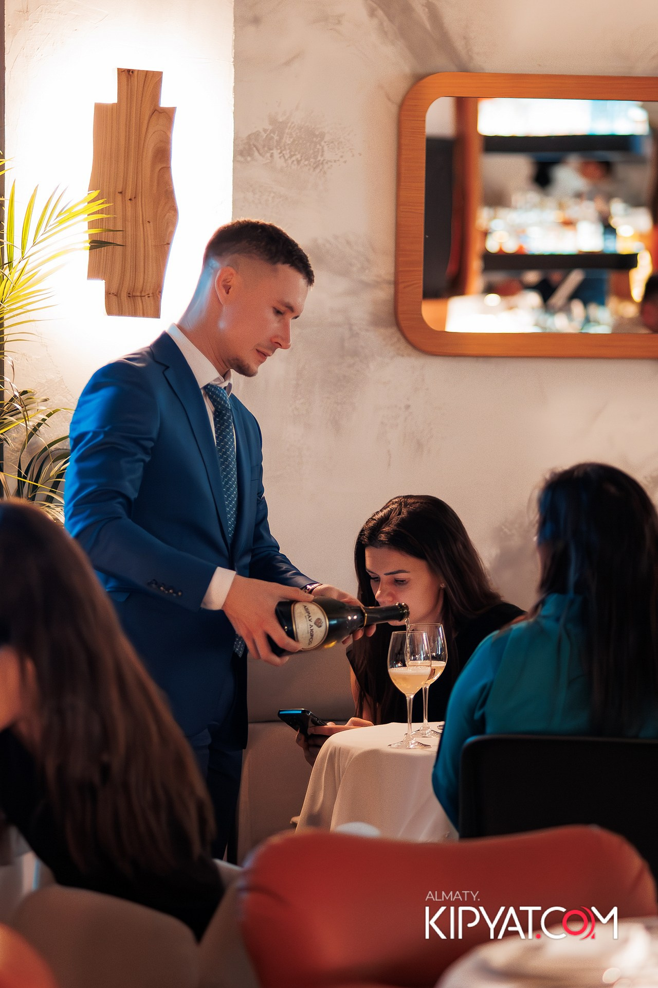 ЭКСКЛЮЗИВНЫЙ ГАСТРОНОМИЧЕСКИЙ УЖИН В 4 РУКИ В СОПРОВОЖДЕНИИ ВИН АБРАУ-ДЮРСО. КИПЯТКОМ АЛМАТЫ!