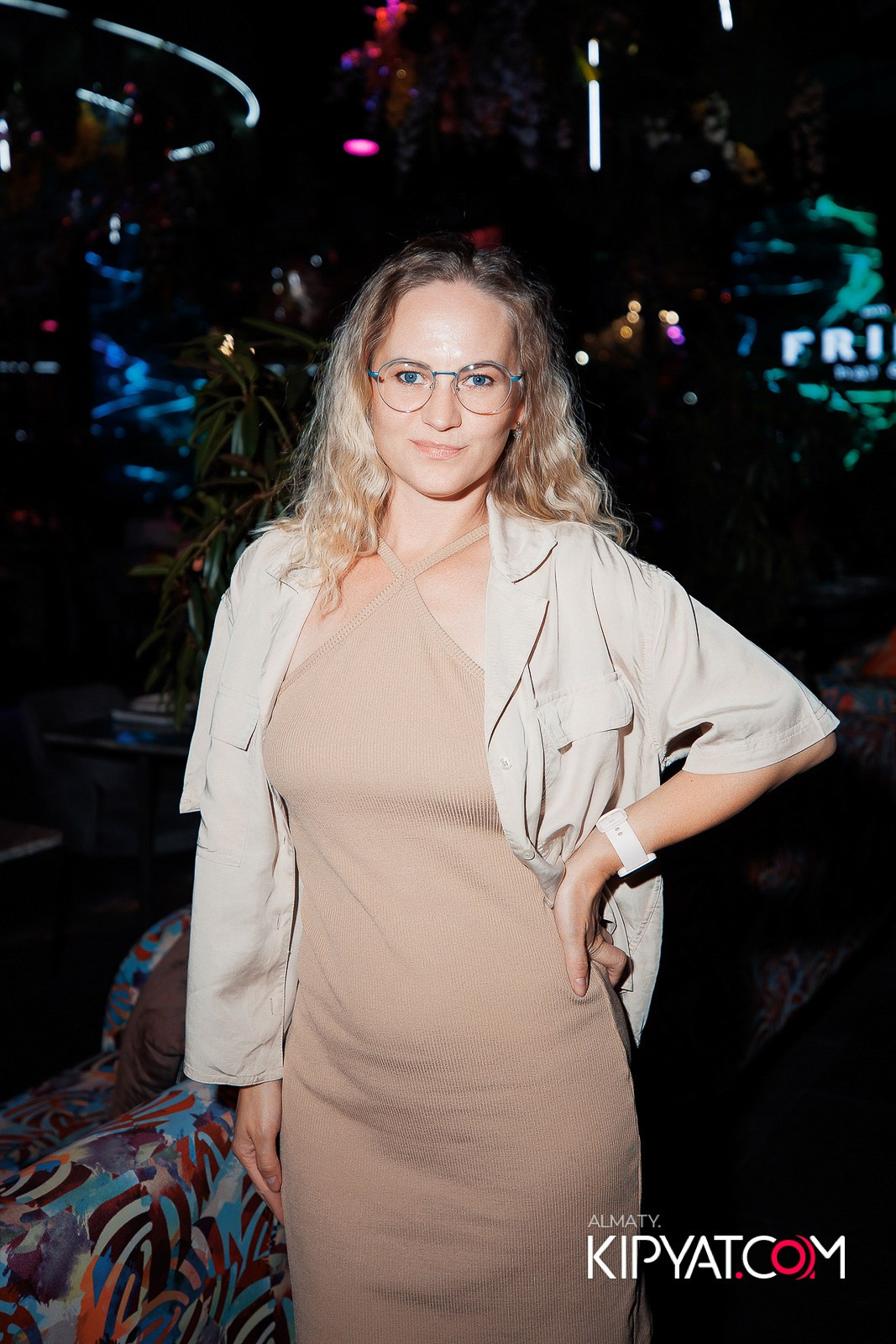 FRIENDS BAR & TERRACE. КИПЯТКОМ АЛМАТЫ!